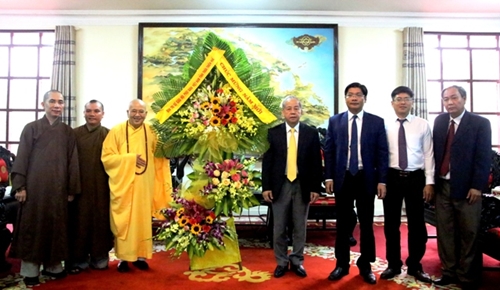 Ban Trị sự Giáo hội Phật giáo Việt Nam tỉnh chúc tết Tỉnh ủy