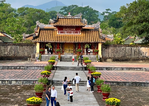 Over 53,000 visitors to Hue monuments during Tet