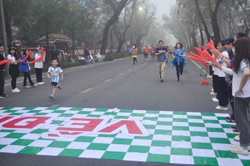 Hơn 5 000 vận động viên tham gia Hue Jogging - cùng chạy vì cộng đồng
