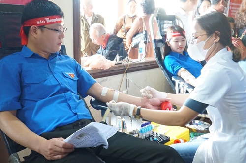 Gần 500 đoàn viên, thanh niên tham gia Ngày hội Hiến máu tình nguyện