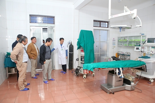 Chuyển giao kỹ thuật mới và hỗ trợ đào tạo nhân lực ngành y cho Hà Tĩnh